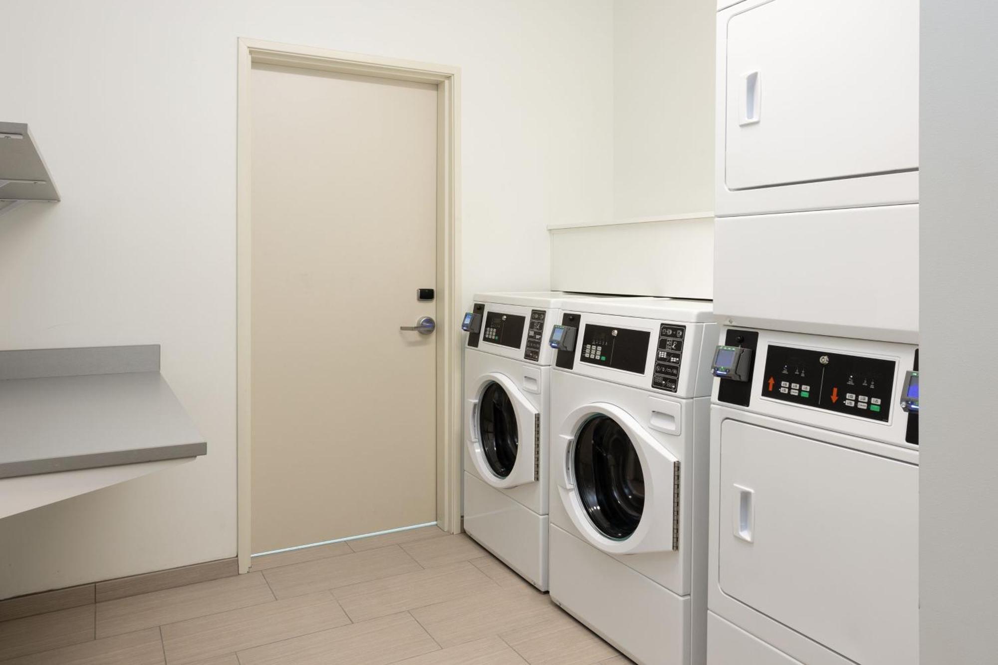 Springhill Suites By Marriott Pleasanton Buitenkant foto